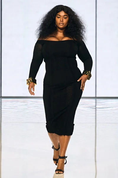 Look 8